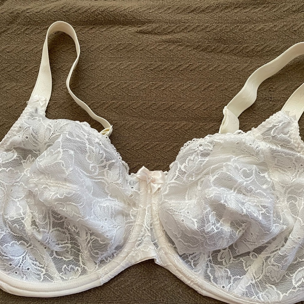 COPY - Elomi NWOT 42E white lace underwire bra;  $76